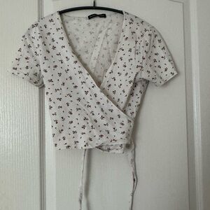 brandy melville wrap red and white floral top